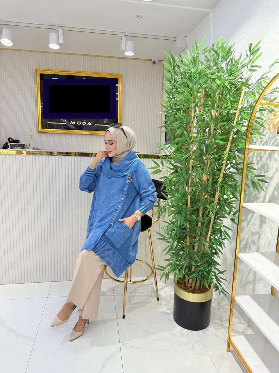 Urban Chic Ribbed-Hem Modest Top with Side Zip